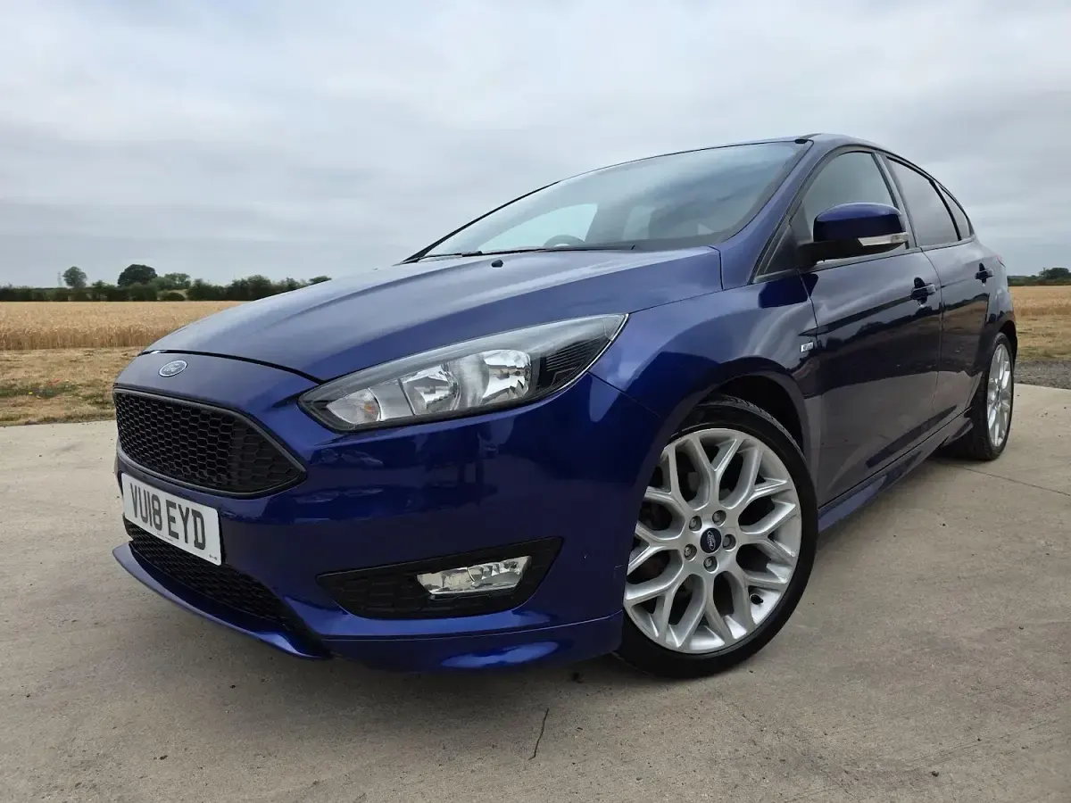 Used Ford Focus ST-Line 140 HP (102 kW) 2018 Blue Hatchback