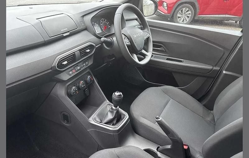 Used Dacia Sandero Essentiel 90 HP (66 kW) 2025 White Hatchback