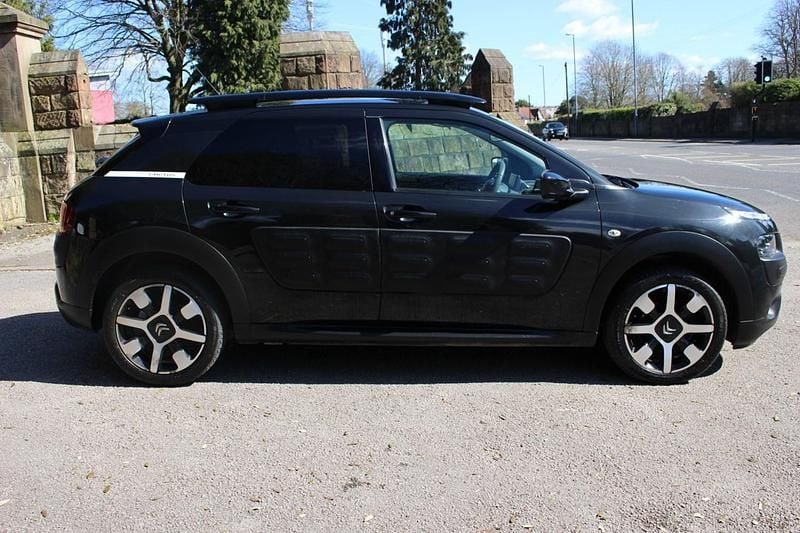 Used Citroën C4 Cactus Flair 2017 Black Hatchback