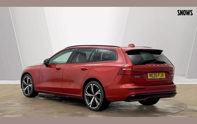Used Volvo V60 Plus 197 HP (144 kW) 2025 Fusion red Estate