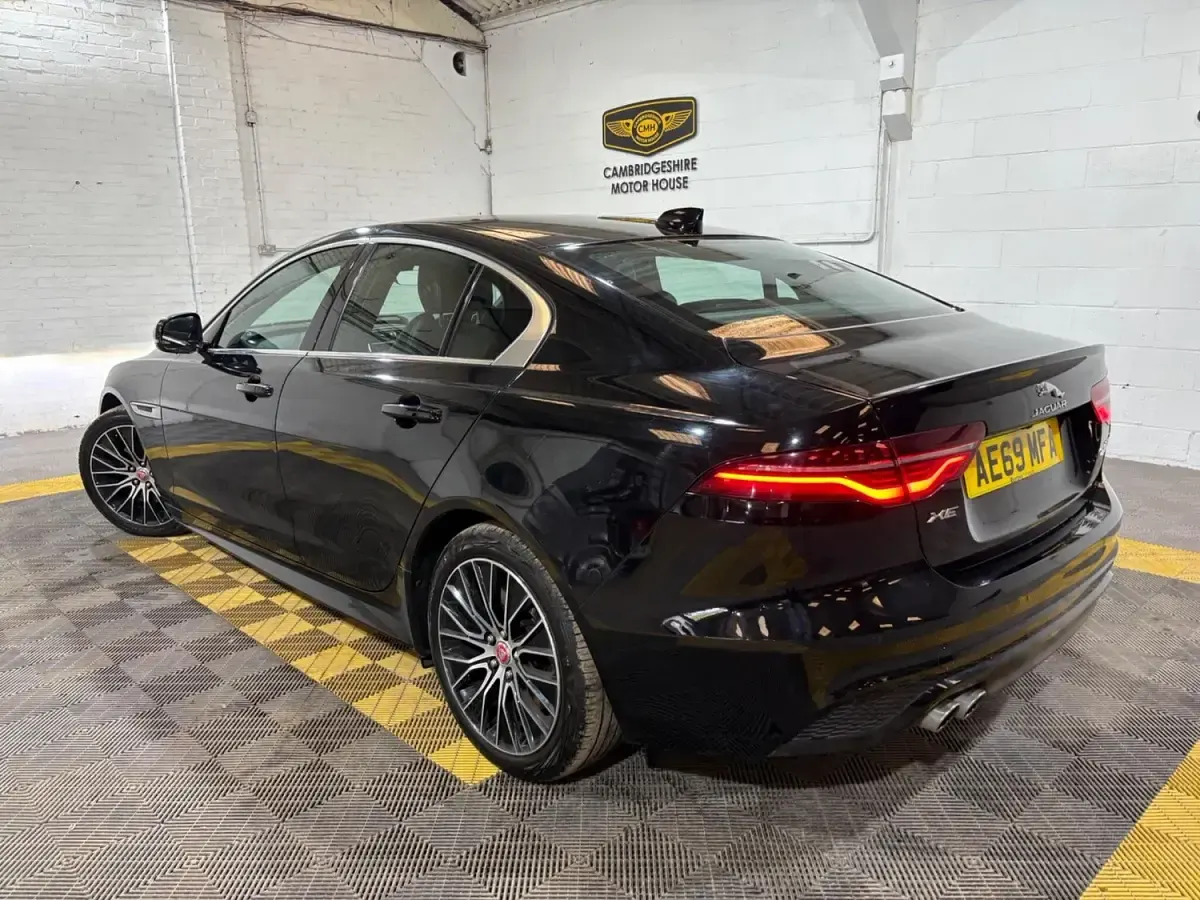 Used Jaguar XE R-Dynamic 180 HP (132 kW) 2019 Black Sedan