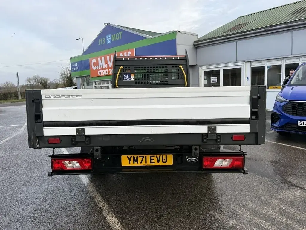 Usado Ford Transit S 130 CV (95 kW) 2022 Blanco Descapotable