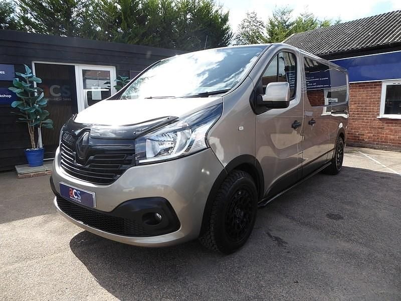 Stone Used 2019 Renault Trafic Van | £15,495 - Image 1/3
