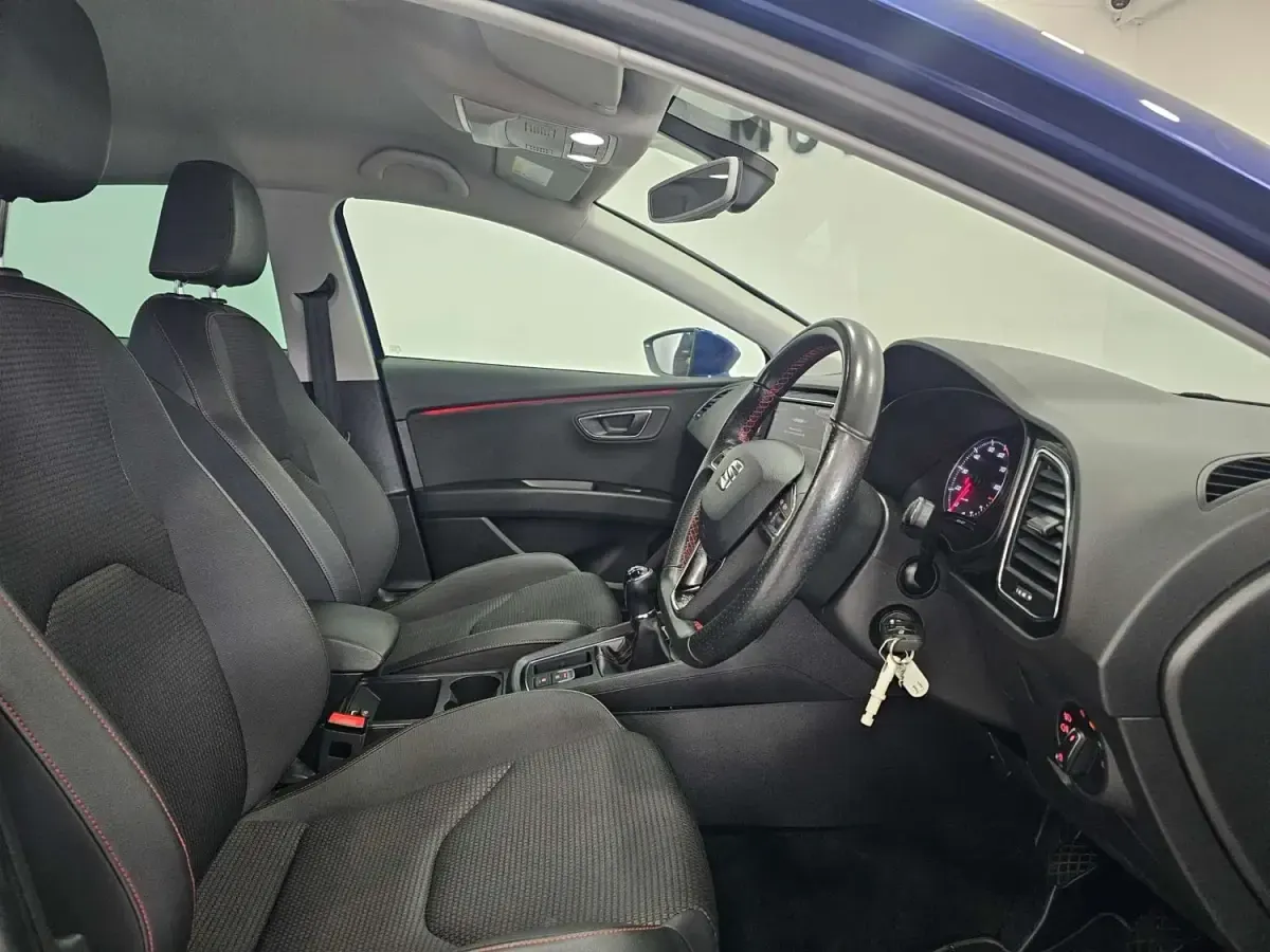 Second-hand Seat Leon FR 125 CP (91 kW) 2018 Albastru Hatchback