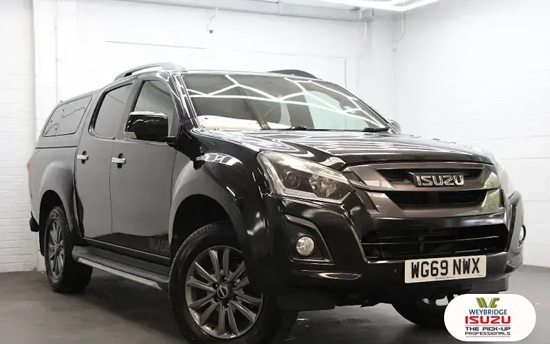 Used Isuzu D-Max 165 HP (121 kW) 2020 Cabriolet