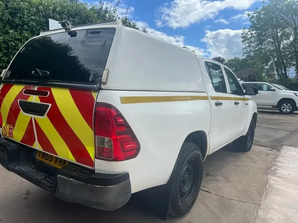 Begagnad Toyota HiLux Active 150 HK (110 kW) 2016 Vit Pickup