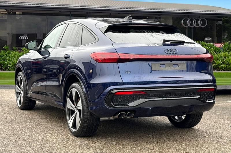 New Audi Q5 Sportback Advanced 204 HP (150 kW) 2025 Black SUV