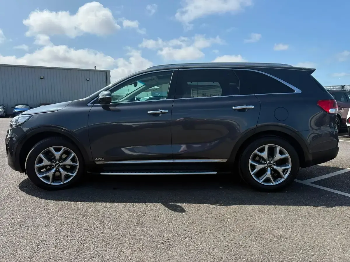 Used Kia Sorento 200 HP (147 kW) 2017 Grey SUV