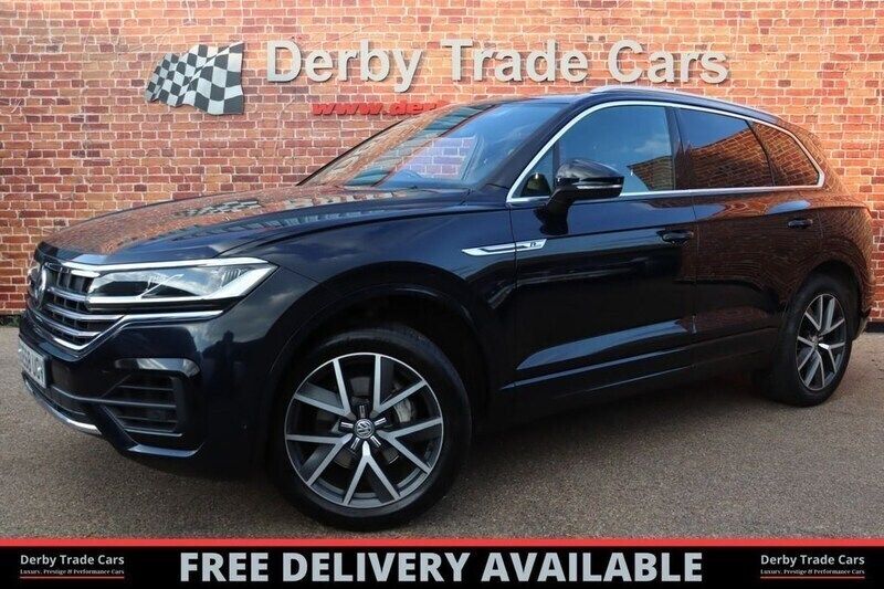 Blue Used 2018 VW Touareg R-line SUV | £27,990 (Fair price) - Image 1/4