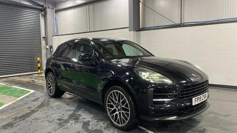Black Used 2019 Porsche Macan S SUV | £31,998 (Fair price) - Image 1/4