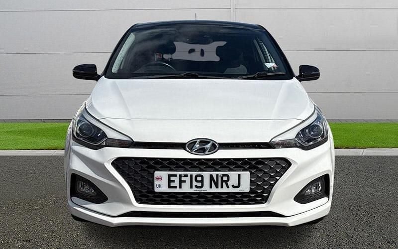 Used Hyundai i20 101 HP (74 kW) 2019 White Hatchback