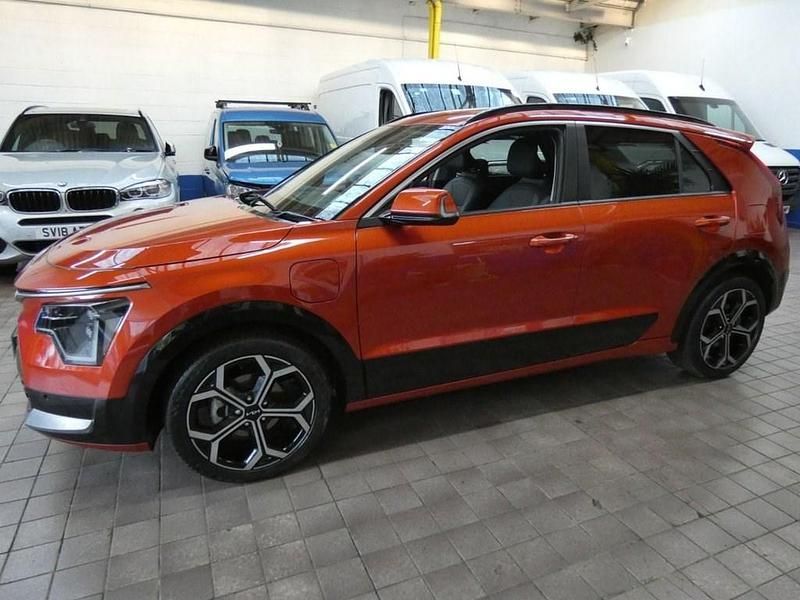 Used Kia Niro 180 HP (132 kW) 2023 Orange SUV