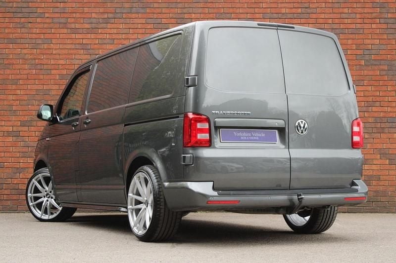 Begagnad VW Transporter Highline 2019 Grå Van