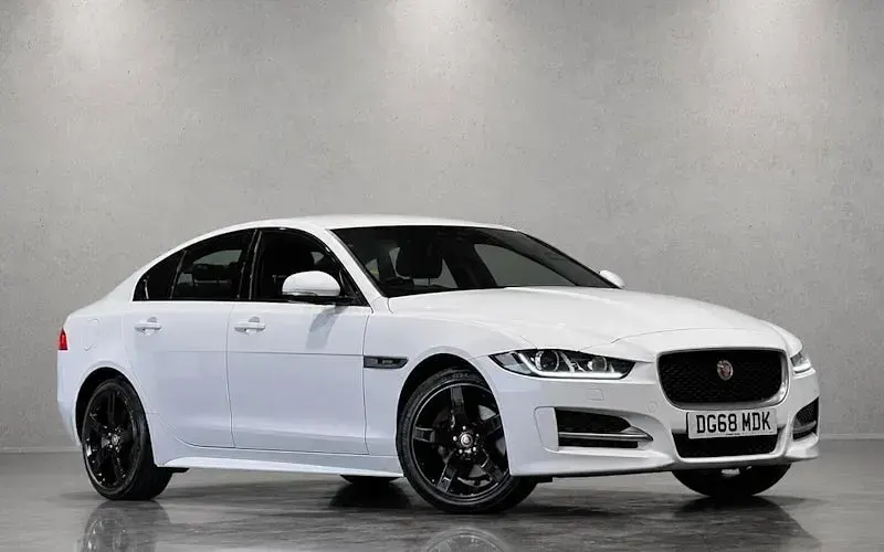 Used Jaguar XE R-Sport 180 HP (132 kW) 2018 Sedan