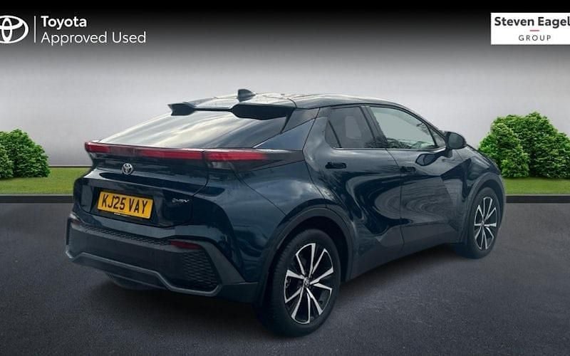 Used Toyota C-HR Design 140 HP (102 kW) 2025 SUV