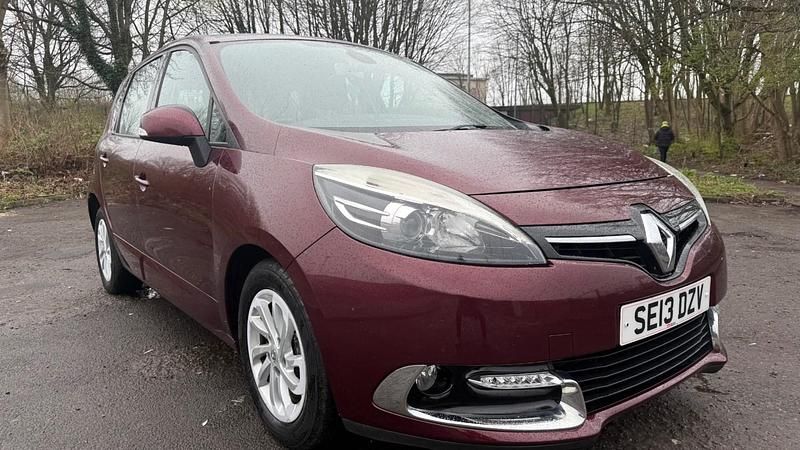 Used Renault Scénic III Dynamique 110 HP (80 kW) 2013 Red MPV