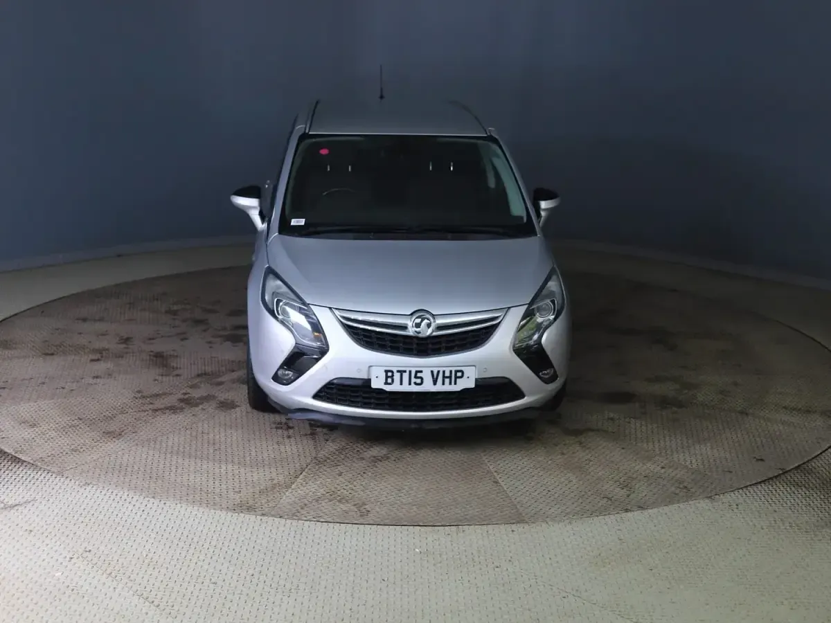 Usado Vauxhall Zafira 2015 Plateado Monovolumen