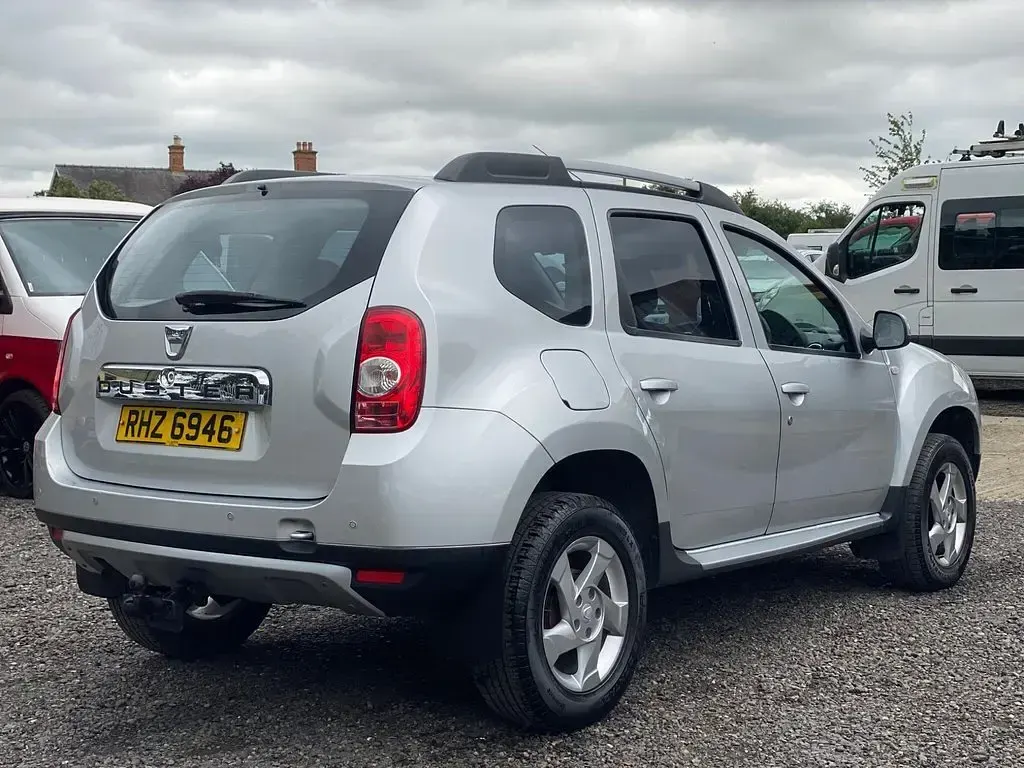 Used Dacia Duster Lauréate 110 HP (80 kW) 2013 Silver SUV
