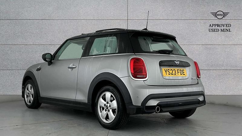 Used Mini Cooper Classic 134 HP (98 kW) 2023 Silver Hatchback