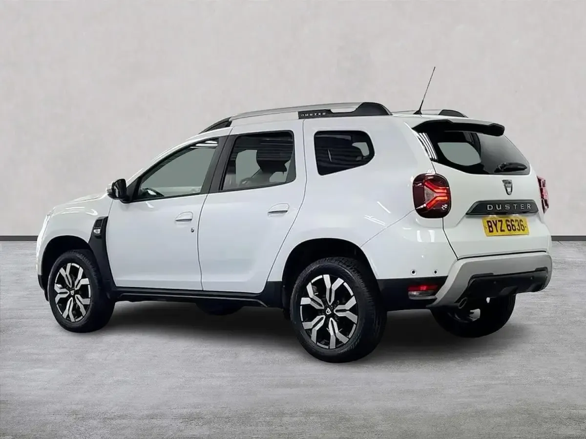 Used Dacia Duster Prestige 90 HP (66 kW) 2022 White SUV