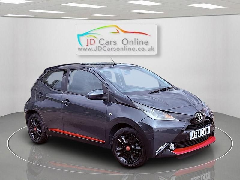 Used Toyota Aygo x-press 68 HP (50 kW) 2014 Grey Hatchback