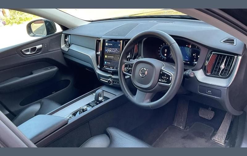 Used Volvo XC60 Plus 194 HP (142 kW) 2023 Black SUV