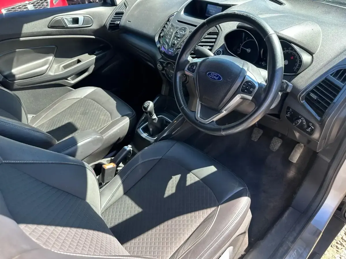 Usado Ford Ecosport Titanium 95 HP (69 kW) 2016 Prateado SUV