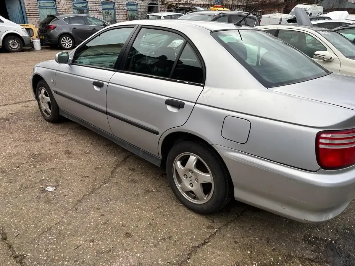 Używany Honda Accord SE 147 KM (108 kW) 2002 Srebrny Sedan/Limuzyna