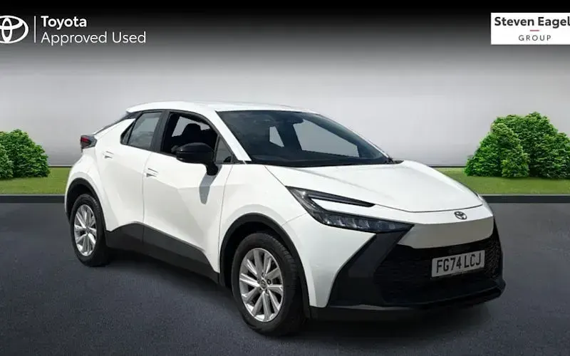 Used Toyota C-HR 140 HP (102 kW) 2026 SUV