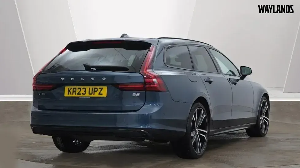 Used Volvo V90 Ultimate 247 HP (181 kW) 2023 Blue Estate