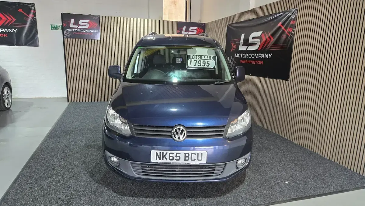 Used VW Caddy Maxi Life 102 HP (75 kW) 2015 Blue MPV