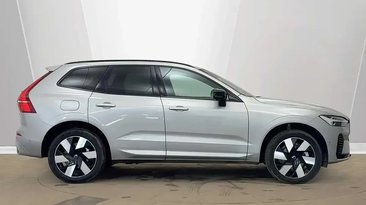 Used Volvo XC60 Ultra 449 HP (330 kW) 2025 Silver SUV