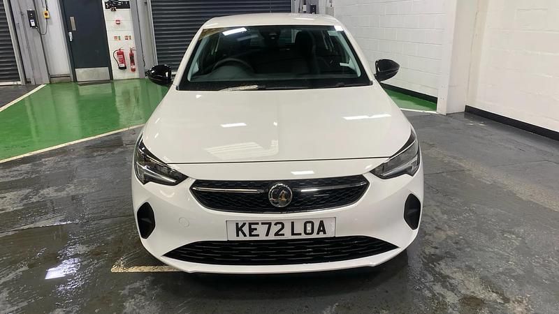 Used Vauxhall Corsa Design Edition 75 HP (55 kW) 2023 White Hatchback