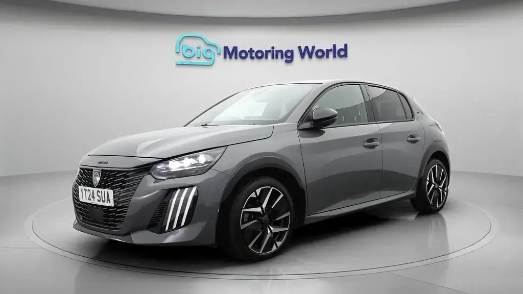 Używany Peugeot 208 GT 100 KM (73 kW) 2024 Szary Hatchback