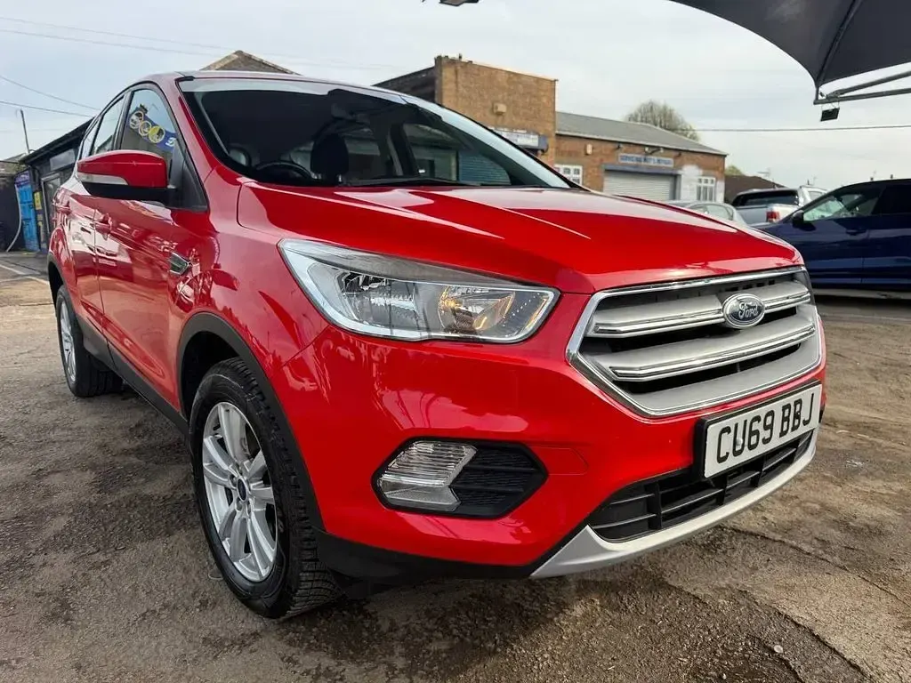 Used Ford Kuga Zetec 150 HP (110 kW) 2019 Red SUV