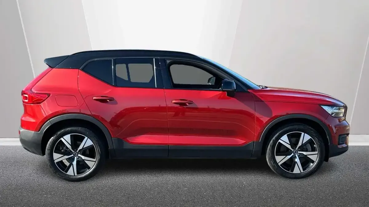 Used Volvo XC40 R-Design 258 HP (189 kW) 2021 Red SUV