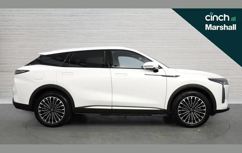 Used Omoda 9 442 HP (325 kW) 2025 White SUV
