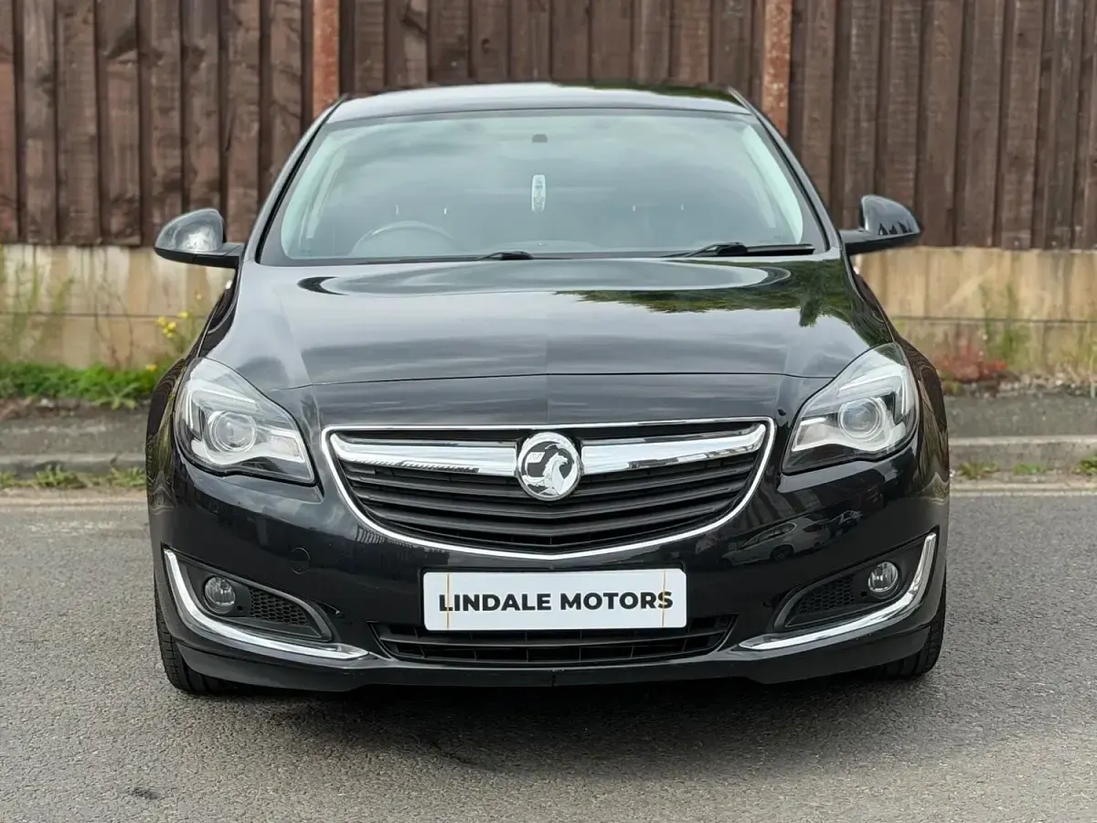 Used Vauxhall Insignia SRi 163 HP (119 kW) 2015 Black Hatchback