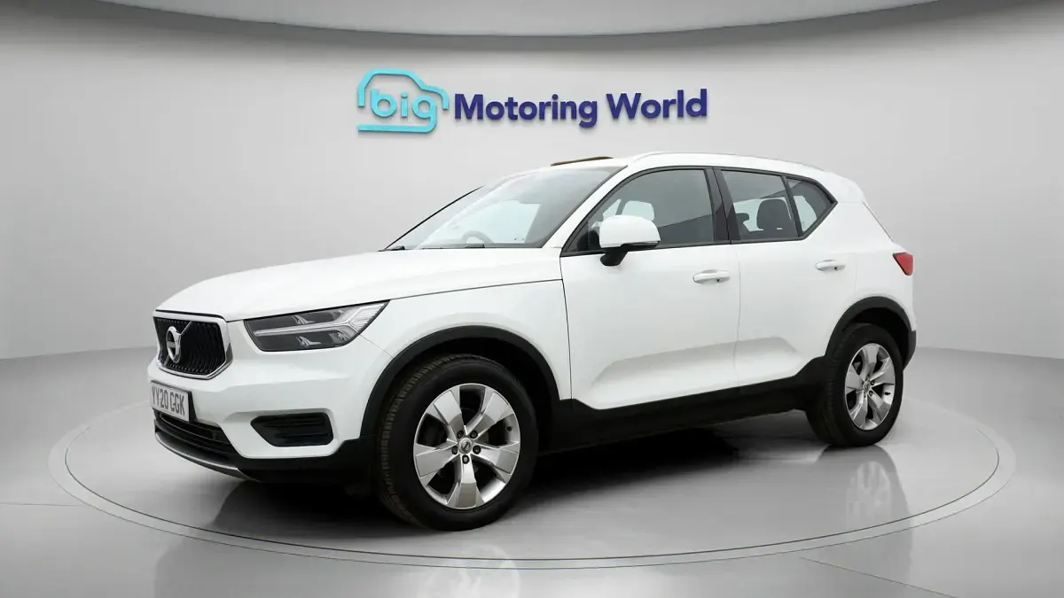 Begagnad Volvo XC40 Momentum 161 HK (118 kW) 2020 Vit SUV