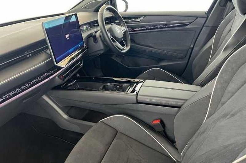 Used VW ID.7 Pro 210 kW (286 HP) 2025 Glacier white Hatchback