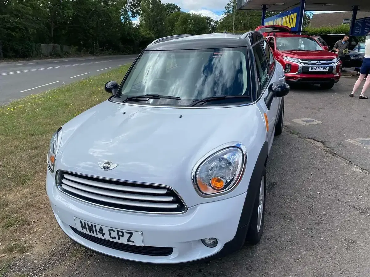 Used Mini Cooper D 112 HP (82 kW) 2014 White Hatchback