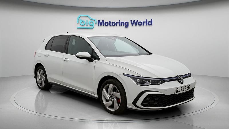 White Used 2022 VW Golf VIII GTE Hatchback | £21,900 (Fair price) - Image 1/4