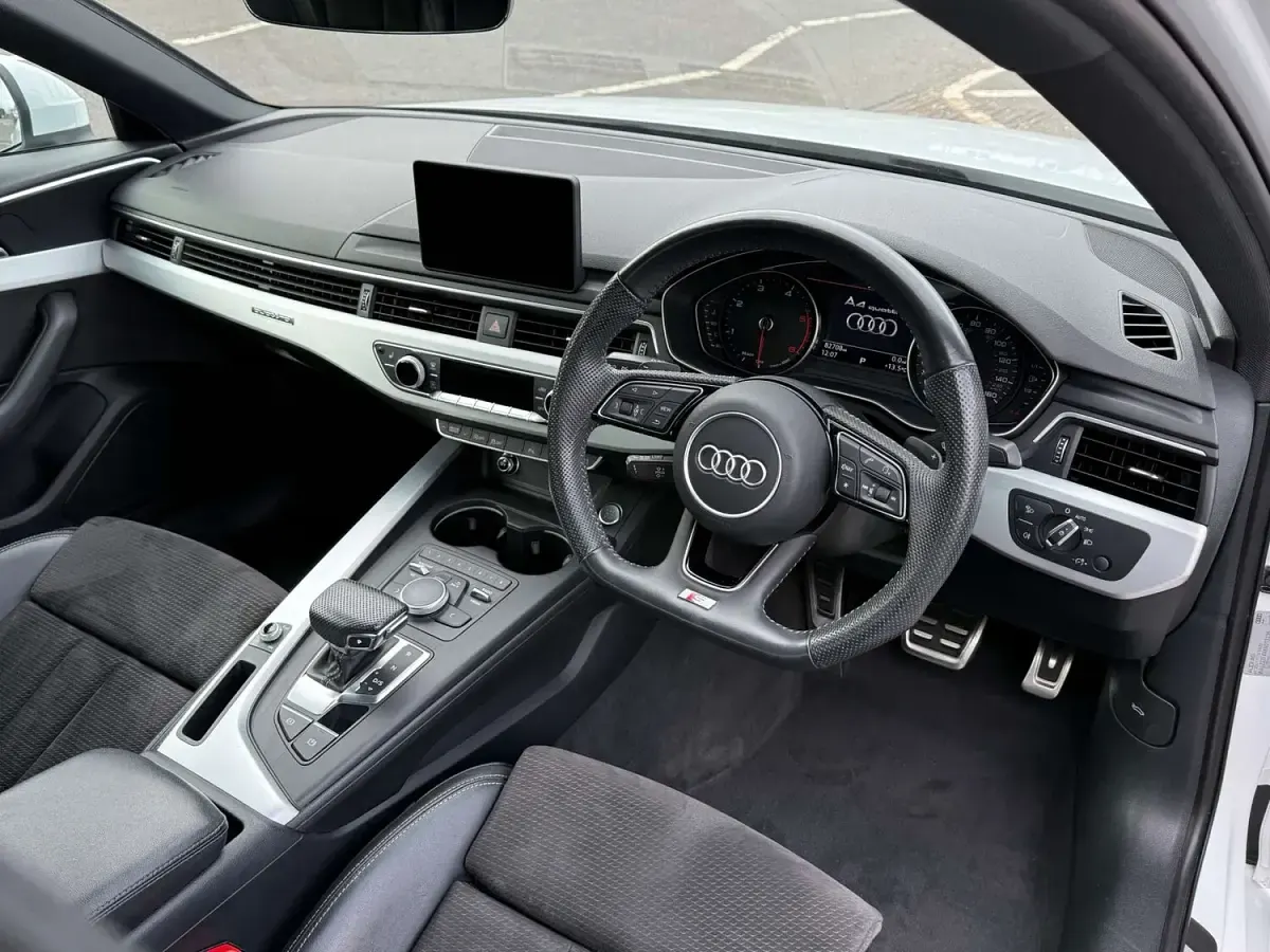 Used Audi A4 S-Line 190 HP (139 kW) 2019 White Sedan