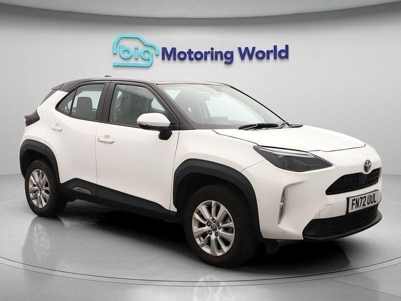 White Used 2022 Toyota Yaris Cross SUV | £18,605 (Super price) - Image 1/4