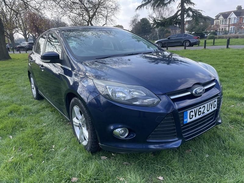 Used Ford Focus Zetec 2013 Blue Hatchback