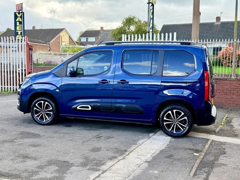Usado Citroën Berlingo Flair 2019 Azul Monovolume
