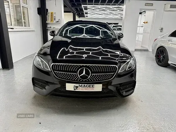 Gebraucht Mercedes E220 AMG line 194 PS (142 kW) 2018 Schwarz Coupé