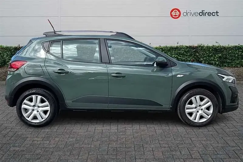 Second-hand Dacia Sandero Expression 100 CP (73 kW) 2023 Verde Hatchback