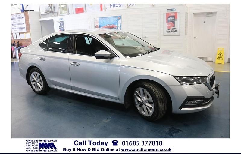Silver Used 2021 Skoda Octavia SE L Hatchback | £12,402 (Fair price) - Image 1/4