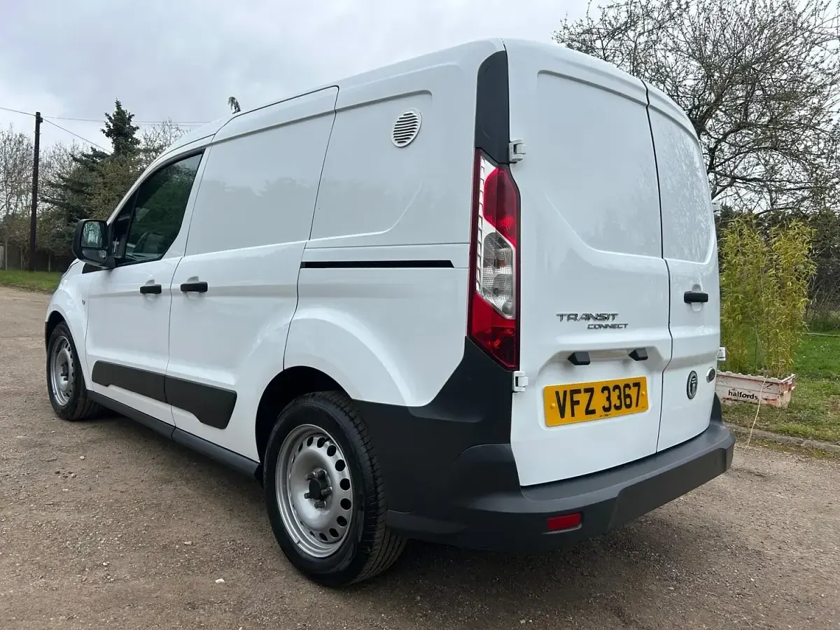 Used Ford Transit 95 HP (69 kW) 2015 White Van